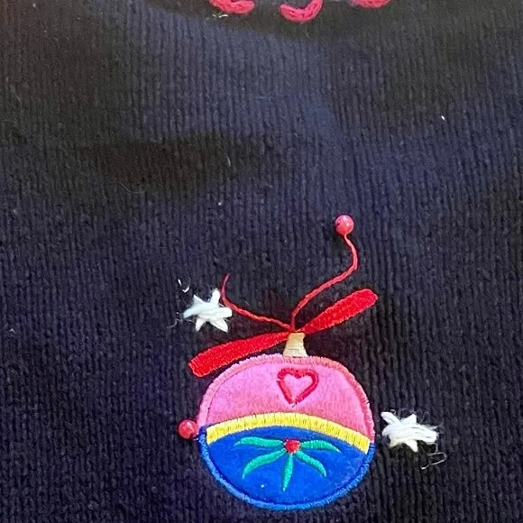 Vtg. CHRISTMAS SWEATER by PAPPAGALLO „L” ornaments in fun colors& snowflakes
