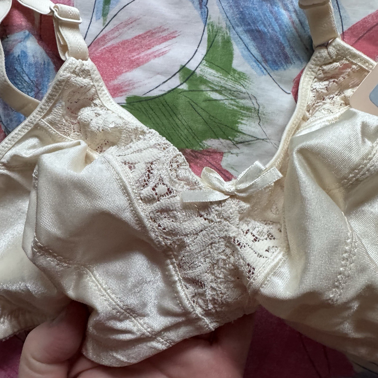 Vintage 1990s Deadstock Playtex Secrets 38B Bra – Lace Almond