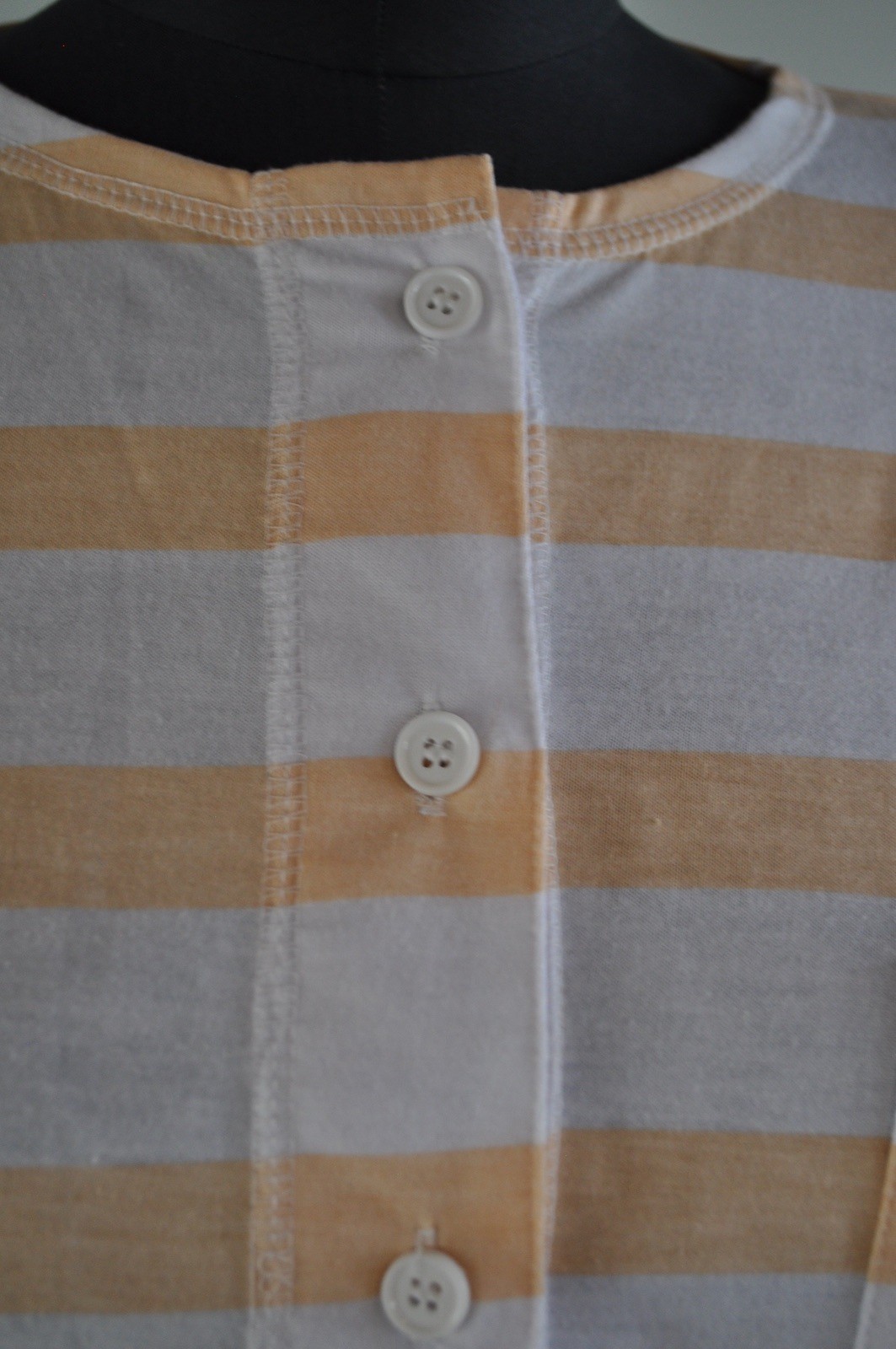 Vintage Top Women’s Stefano Peach and White Stripe Shoulder Pads 1980s