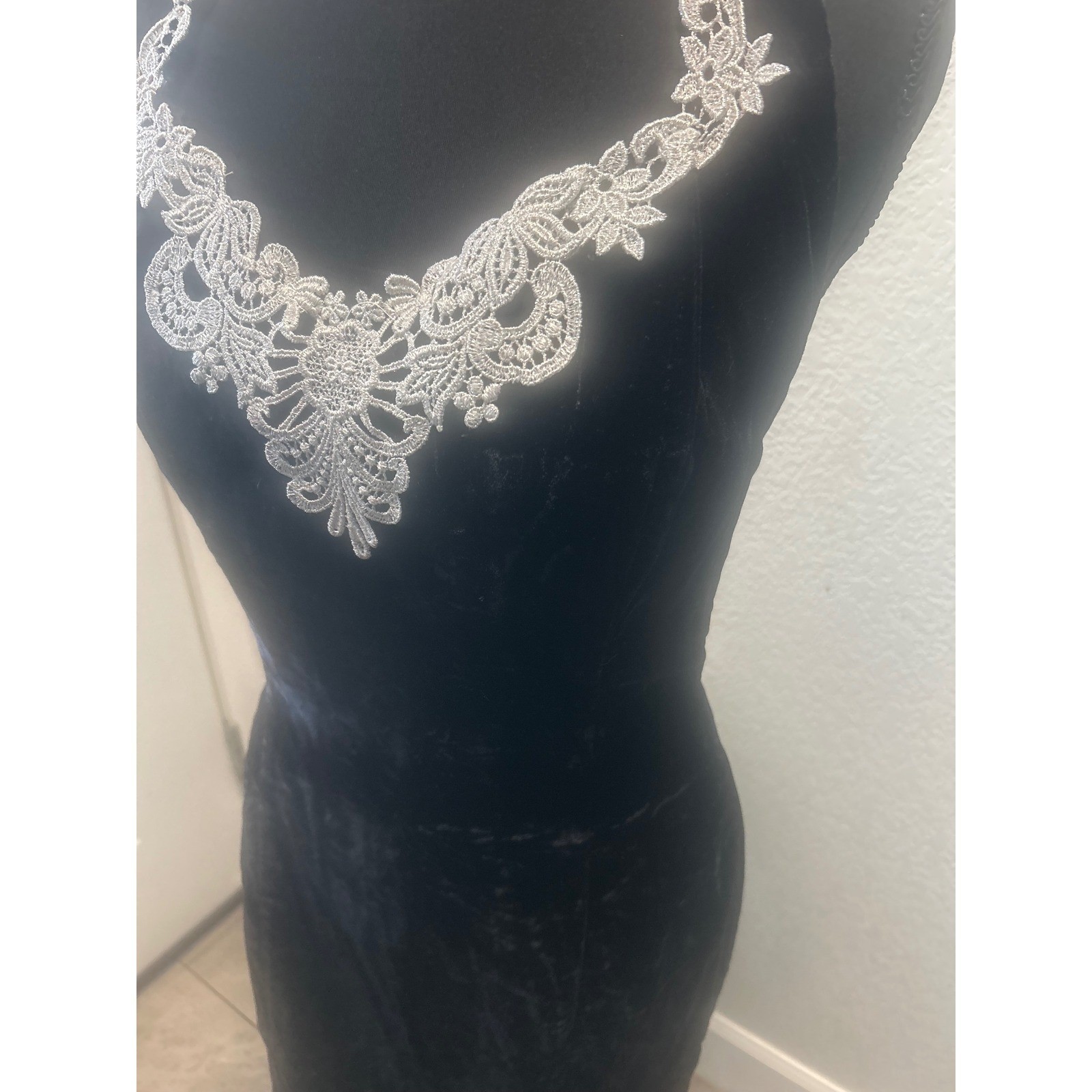 Y2K L.A. Glo Vintage Black Velvet Halter Gown Lace Neckline Slit Prom Dress 7/8