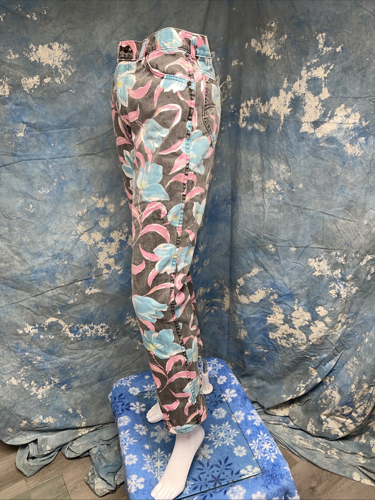 Vtg 1980s Juniors Sunset Blues Chic Floral Black Denim Tapered Leg Pants 27X28