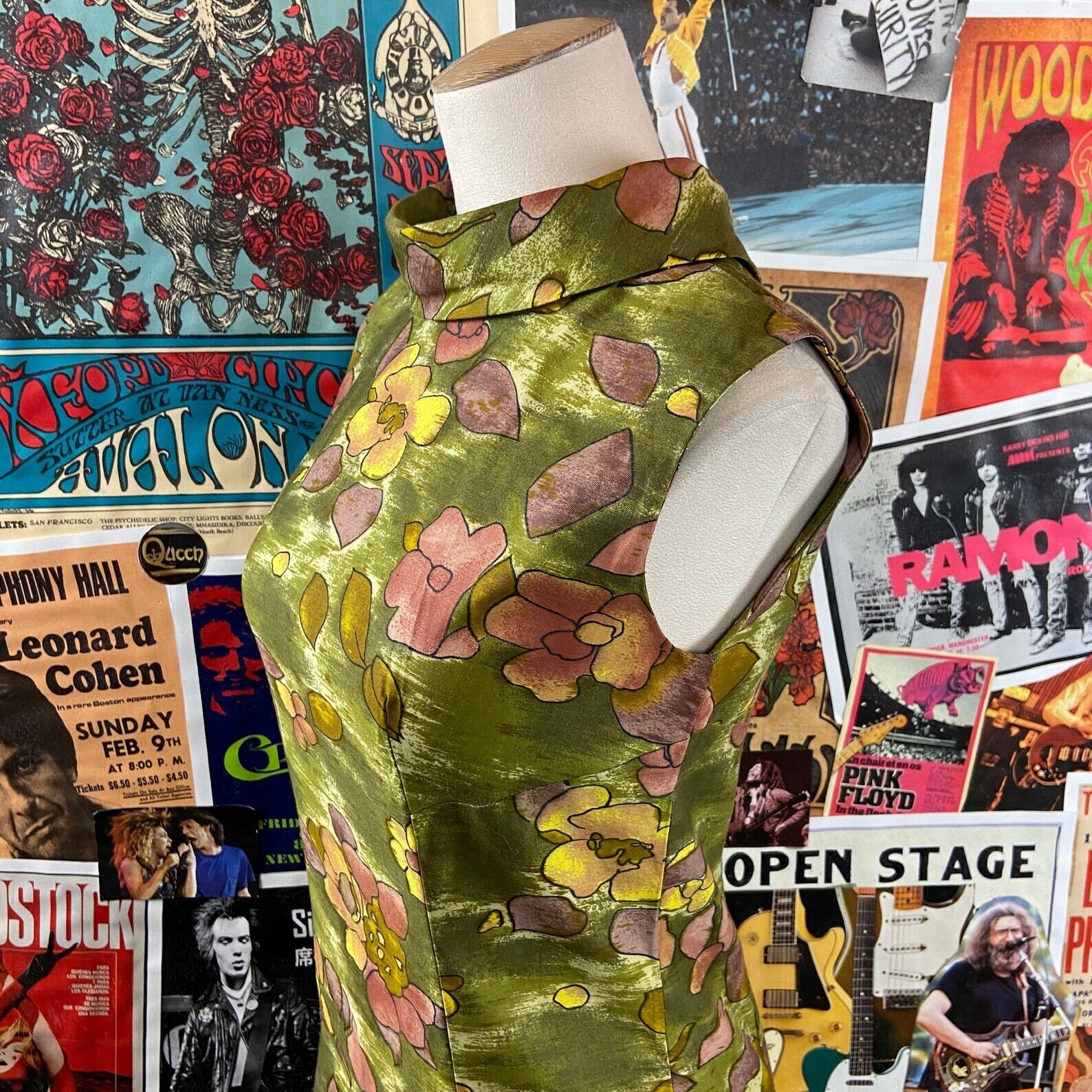 Vintage 60s Green Tropical Floral Print Band Collar Sleeveless Sheath Dress Sz 0