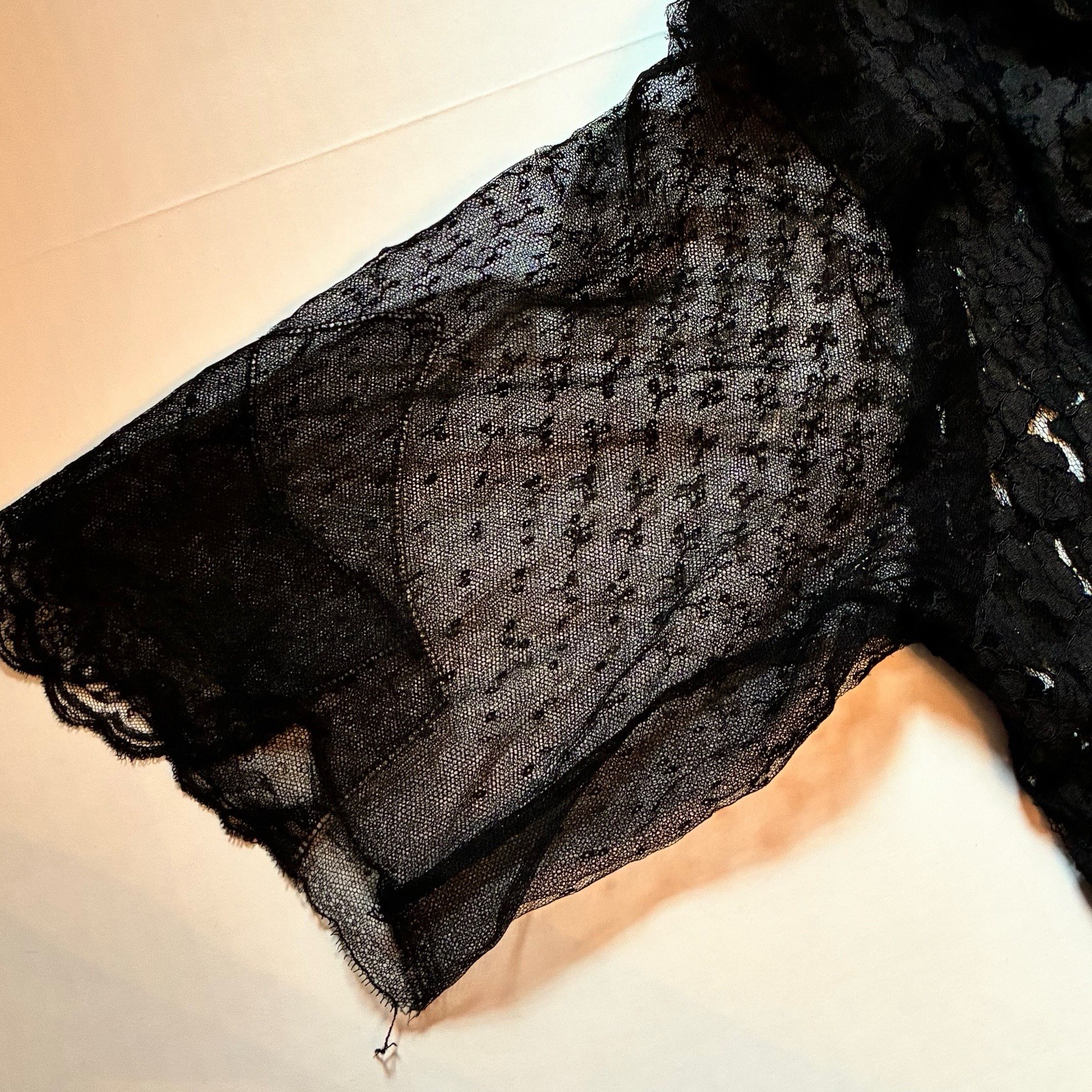 1920’S/30’S Black Art Deco Bias Cut Flutter Capelet Lace Evening Dress Small ￼