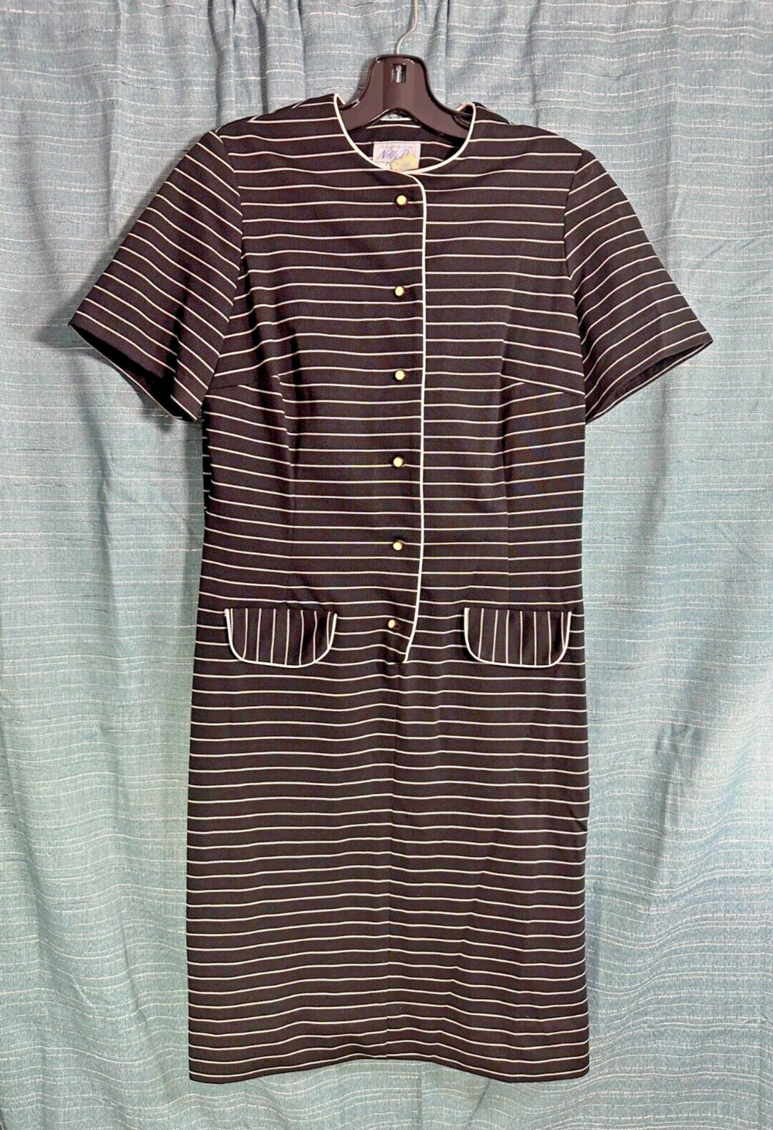 Vintage Nelly Don Black White Horizontal Pinstripe Button Down Dress – Sz. 16.5