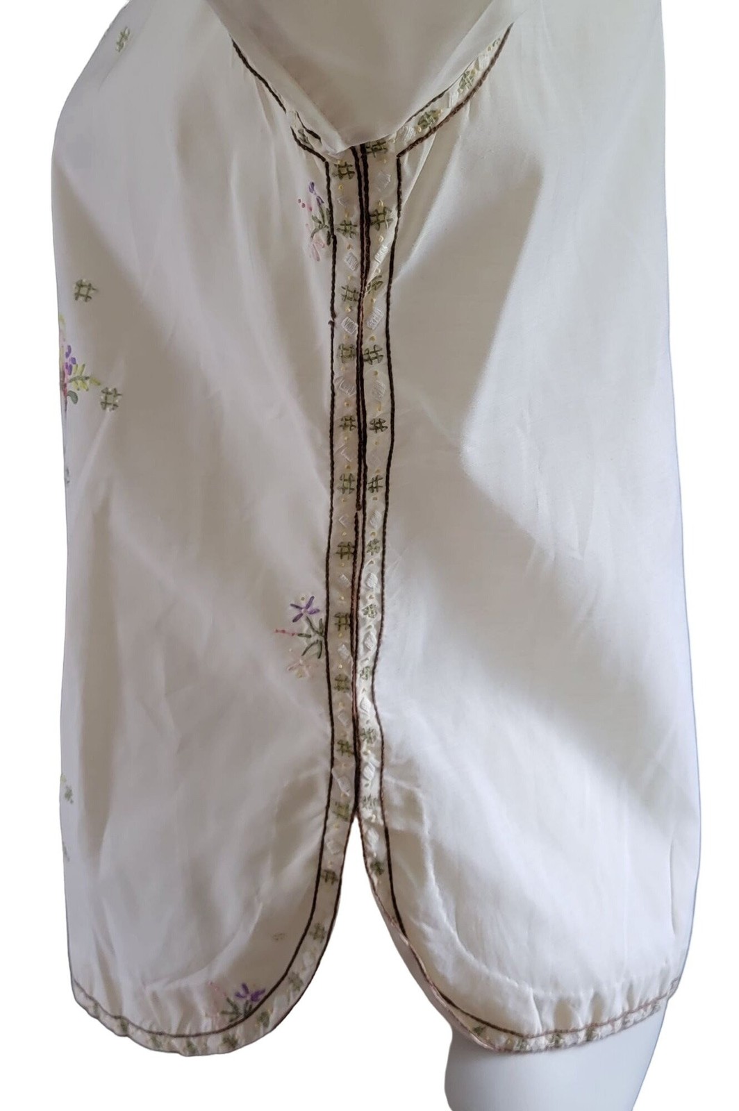 Vintage Hand Embroidered Floral Blouse Size 38 Medium Cream Cottagecore Top