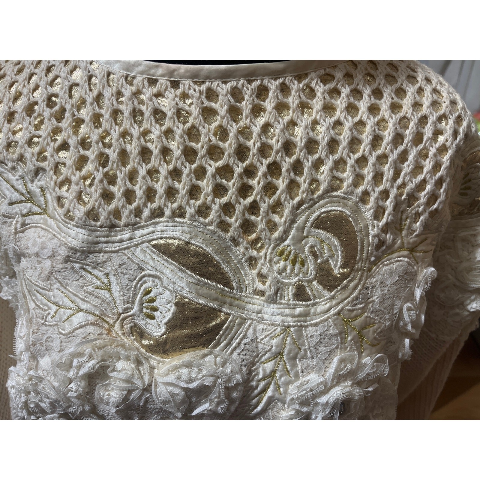 Bonnie Boerer L VTG 80s Cream Gold 3D Floral Roses Lace Appliqué Knit Sweater