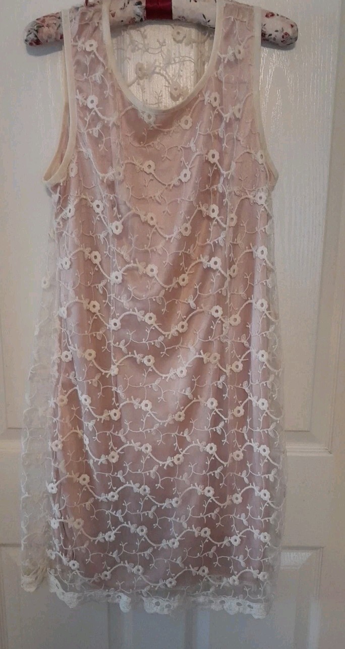 Vint. 70s Shana K Large Cottage Core Lined Pink /Mesh Embroidered Midi Dress.B28