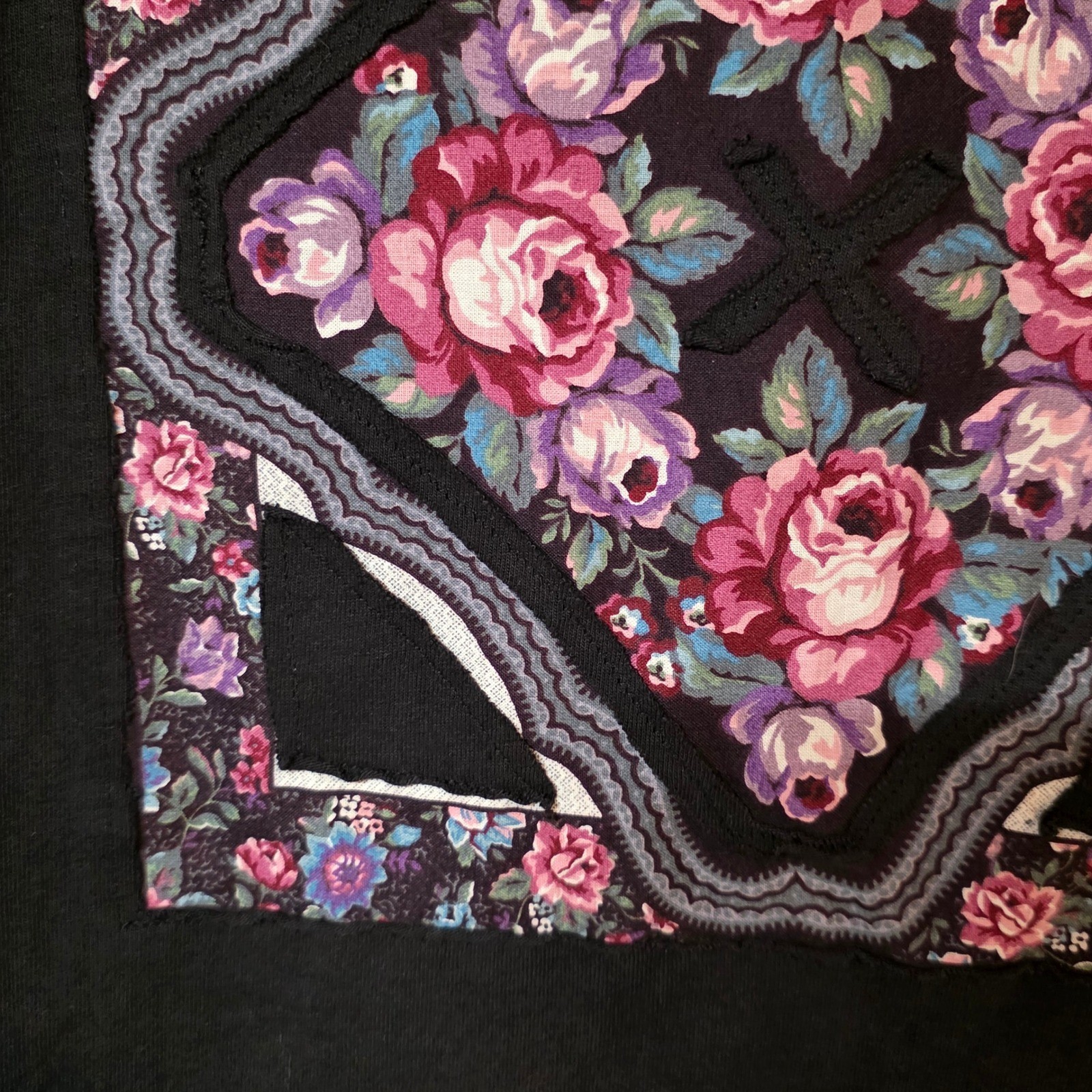 Vintage Hanes Her Way Black Floral Patchwork Graphic T-Shirt XL Cotton 90s Boho