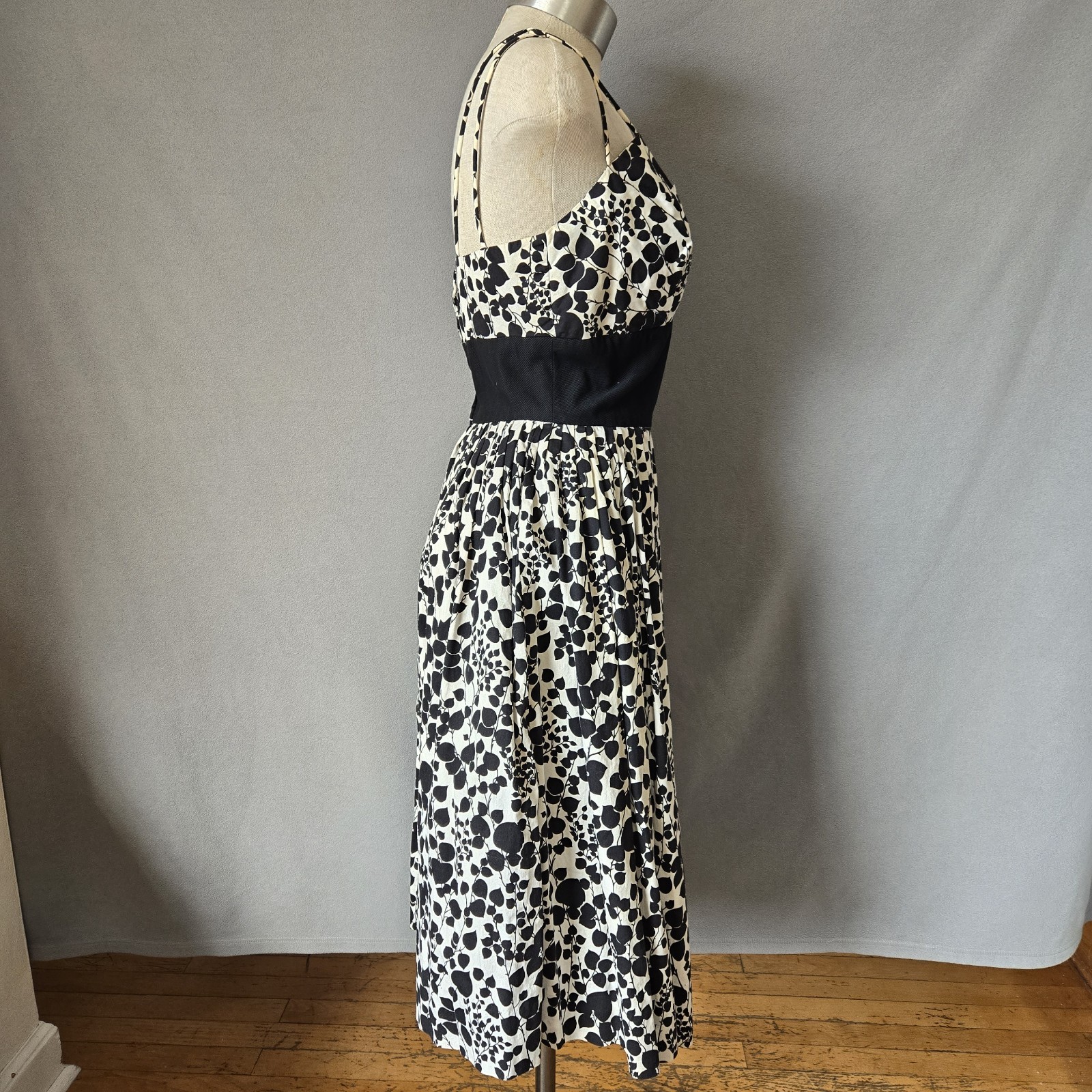 Vintage 50s Black & White Dress Full Skirt Waist 25 in