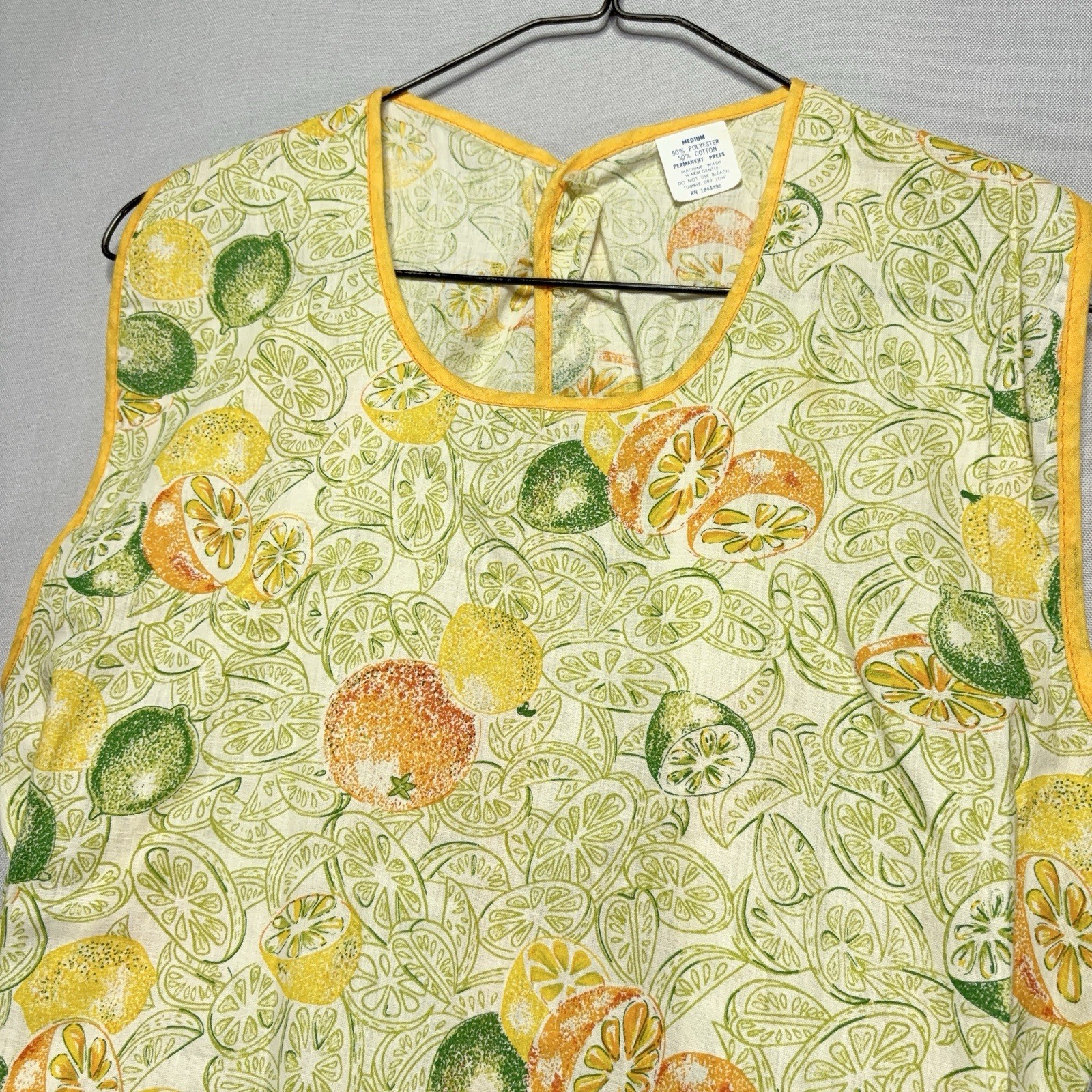 VTG 60s / 70s Full Apron – Yellow Citrus Pattern – 2 Pocket Front – MED / LARGE