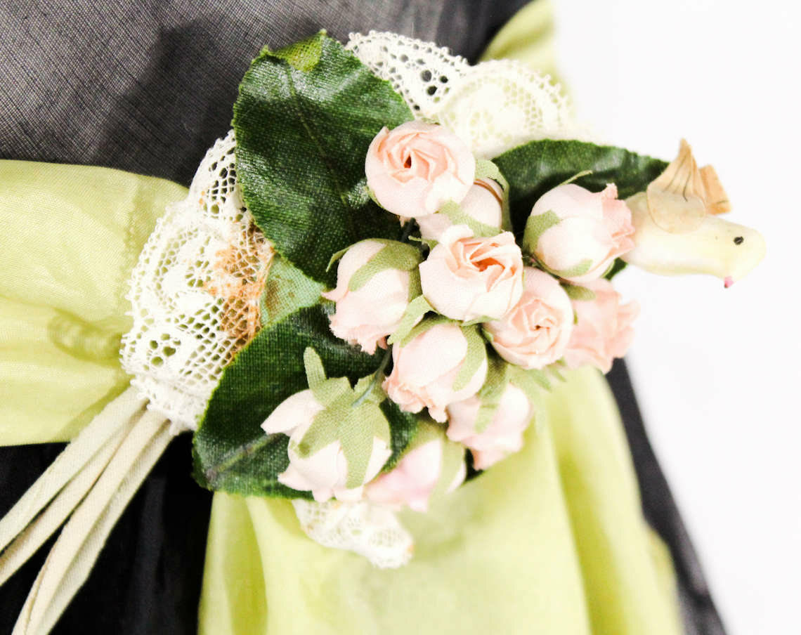 XXS 1940s Garden Party Frock with Rosebuds Corsage – Size 2 Charming 30s 40s Par
