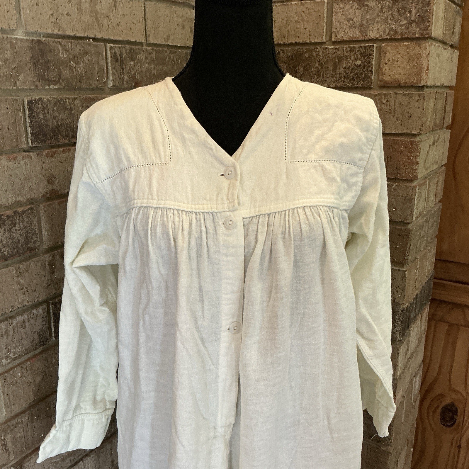 Antique Victorian Cotton Nightgown Women’s Size L V-Neck Button Front Gown #24F4