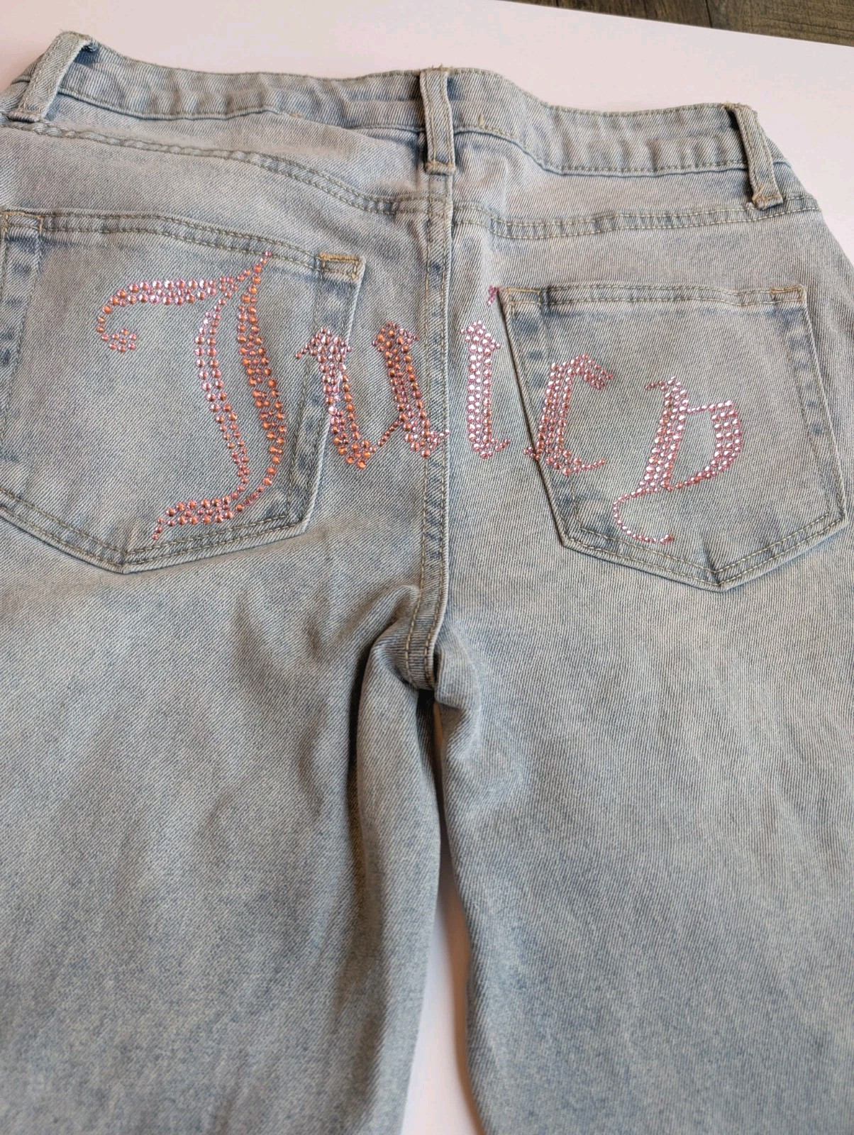 Juicy Couture Light Wash Rhinestone Embellished Jeans 7/28 Wide Leg Hi Rise Y2K
