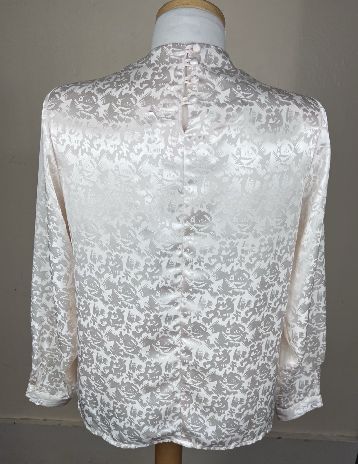 VTG Women’s Satin Style Cowl Mock Neck Jacquard Blouse 10 Secretary Art Gallery