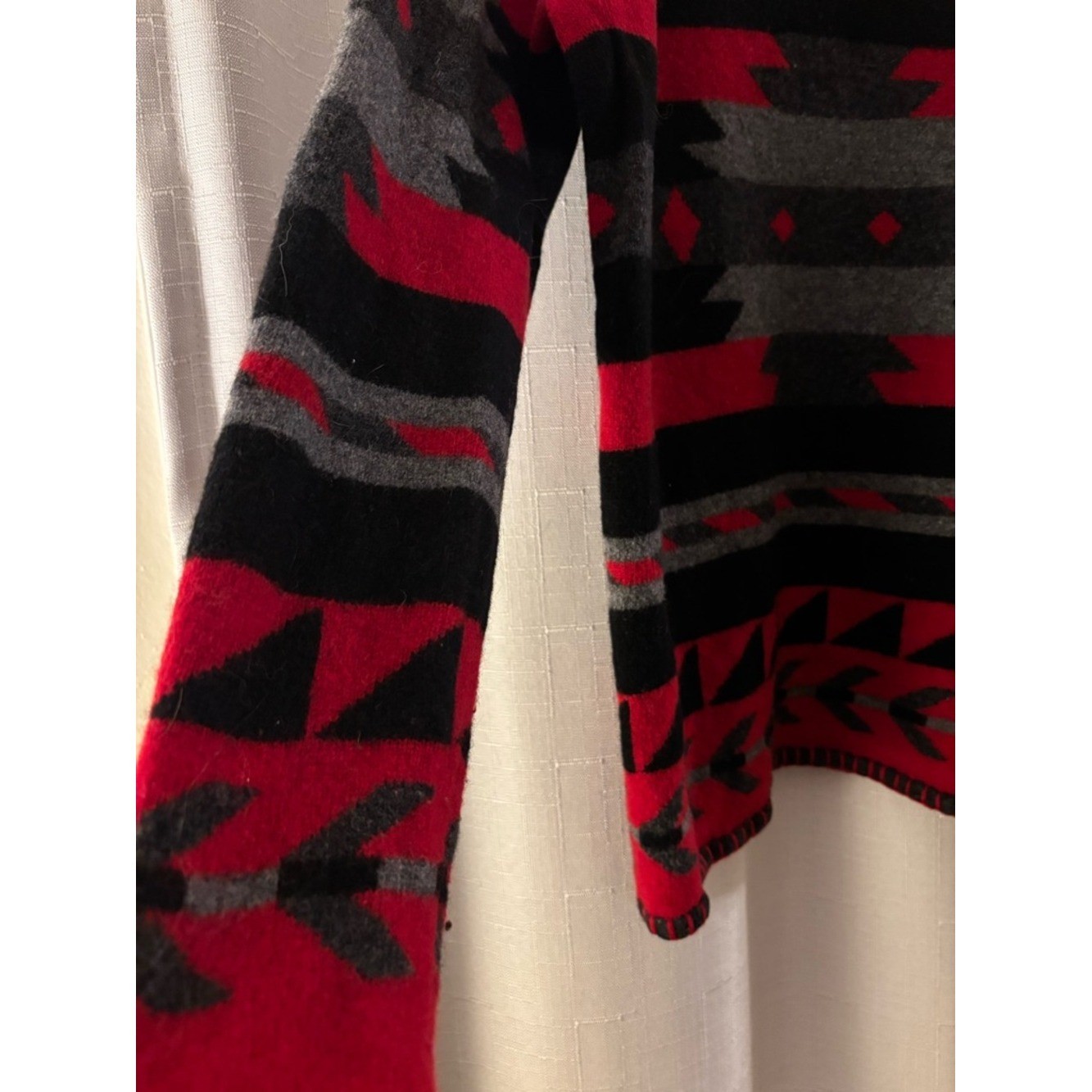 Vintage Jones New York 100% Lambswool Red, Gray, Black SW Geometric Sweater – L