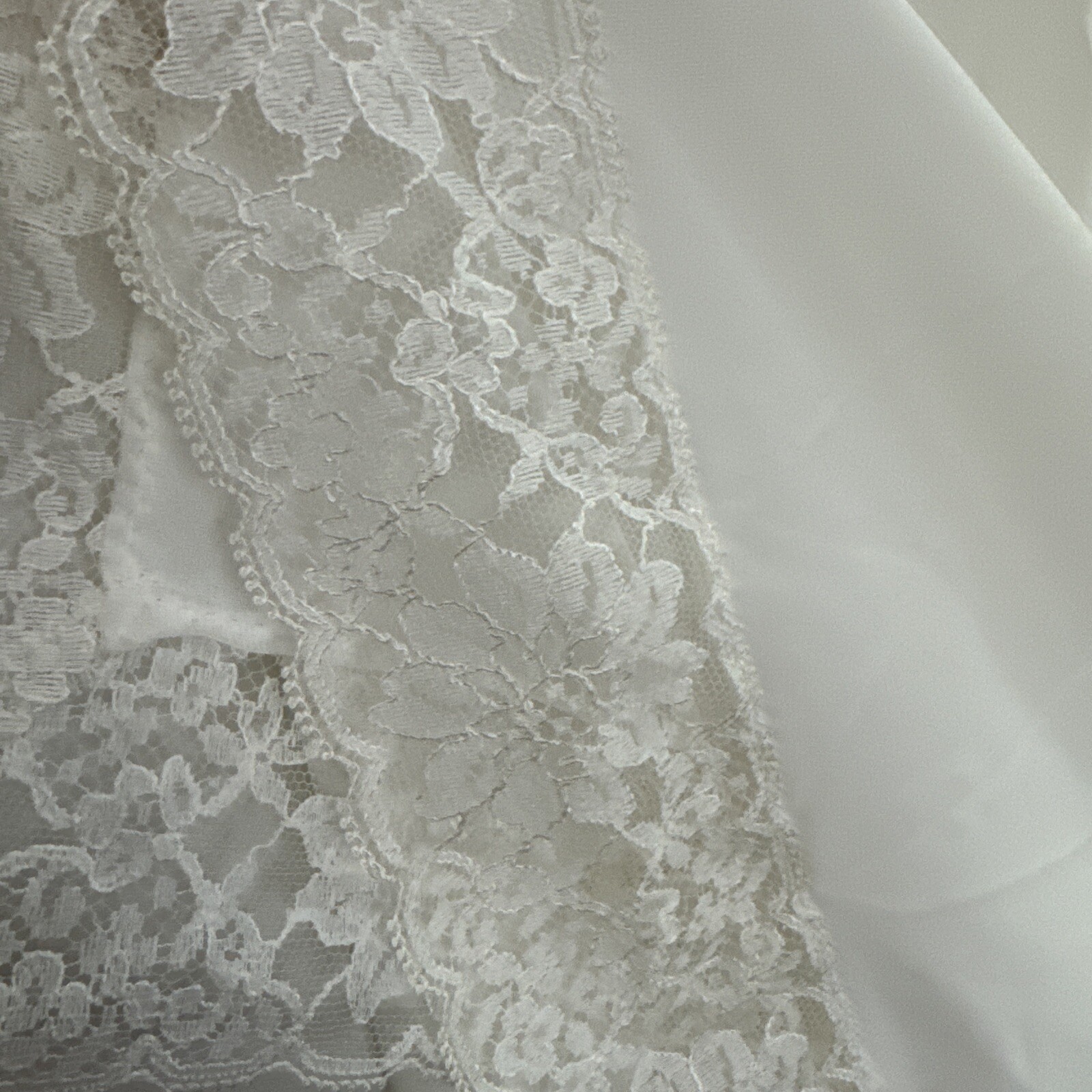 Vintage TRI-LIN Lingerie Nylon Lace Bodice Full Slip Size 34 Off White