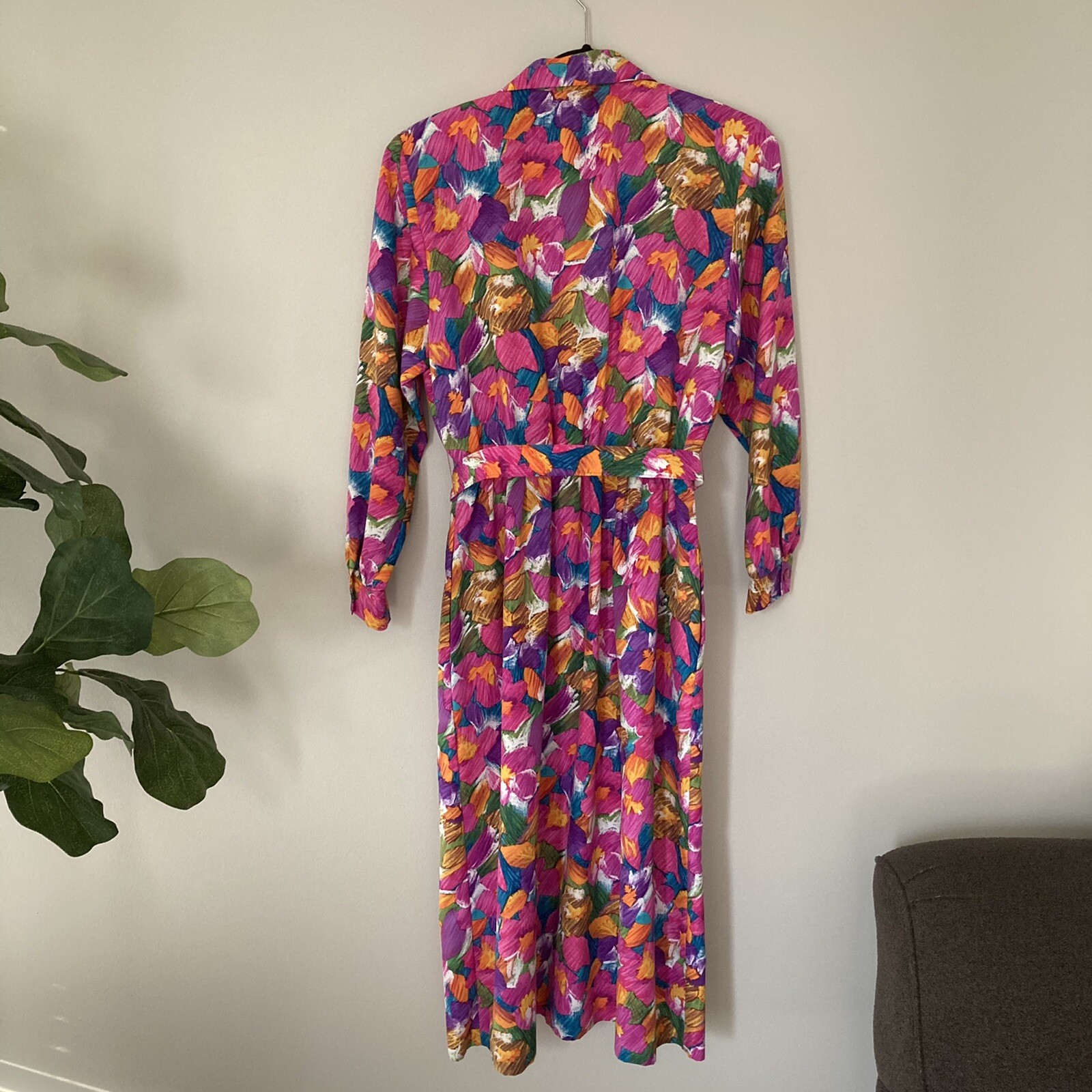 Vintage Tanner Shirtdress Size 4 Pink Orange Green Belted Shoulder Pads Pockets