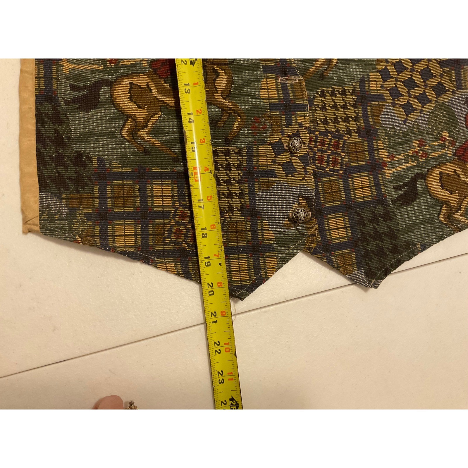 Vintage Wrapper USA Equestrian Tapestry Vest Horse Hunt Scene Plaid Gold Back