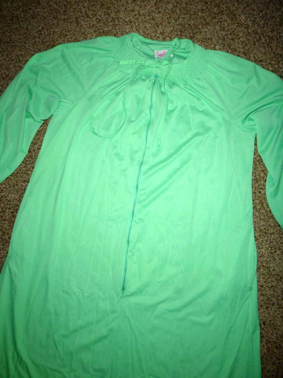 Vintage 70’s Evelyn Pearson Mint Green Half Zip Nylon Robe Nightgown Smocked M/L