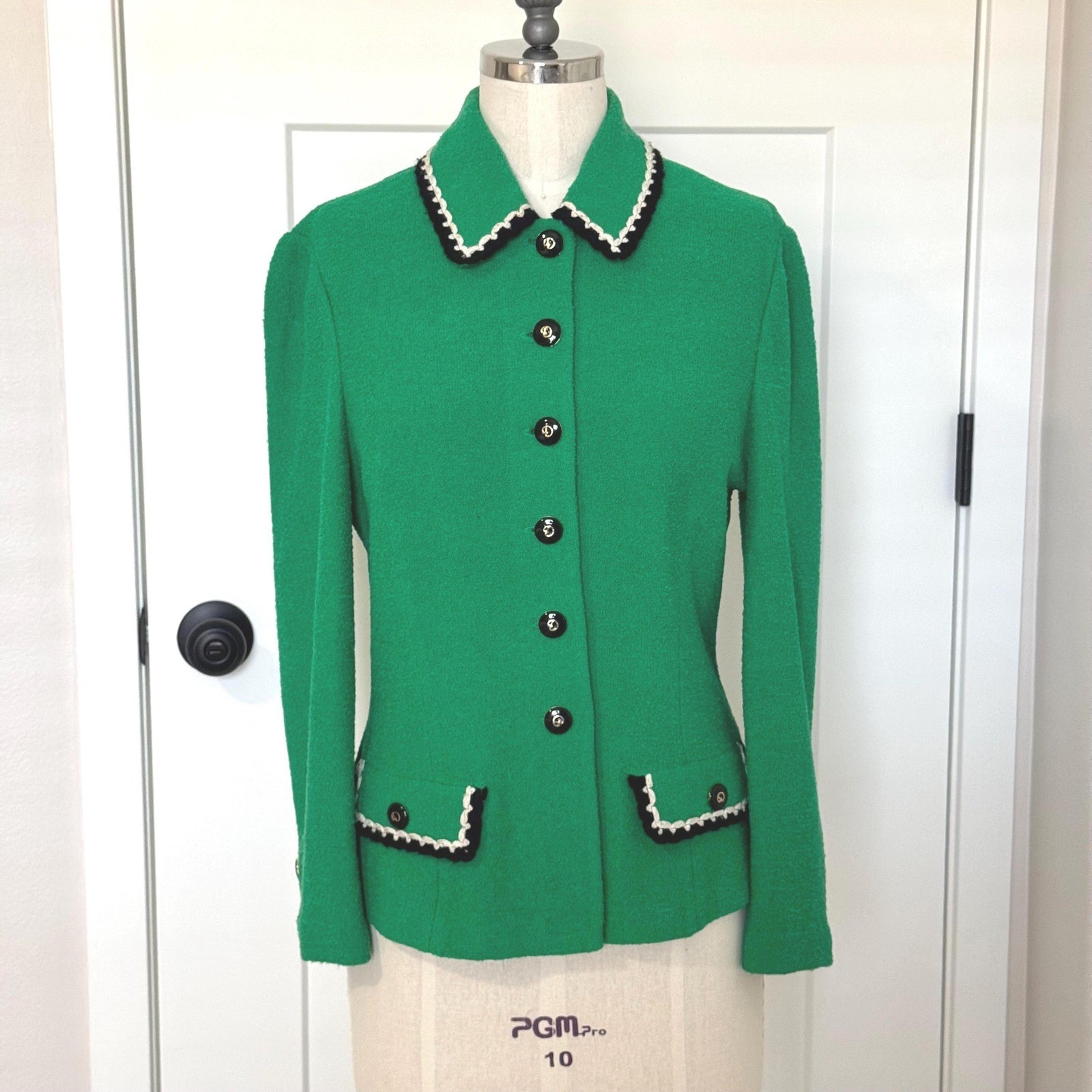 Vintage St John green Santana knit blazer with black and white knit trim