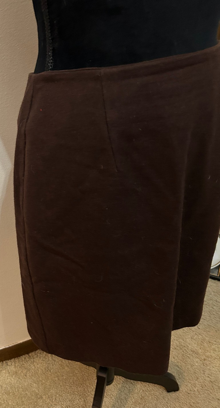 Short Skirt, Size 10.Vintage Ilyse Hart LTD Brown Solid Short Lined 100% Wool