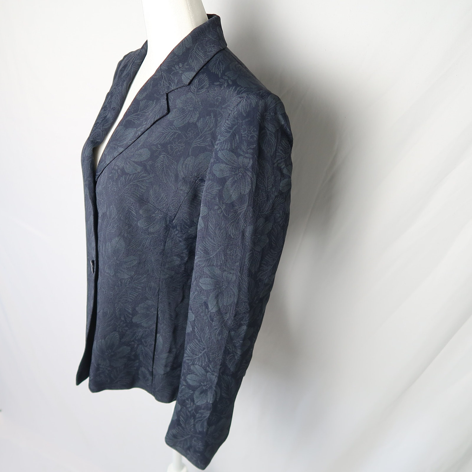Vintage 90s Jones Wear navy blue tonal floral blazer jacket 6