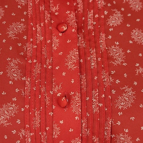 Vintage 70s Panther Red Blouse w/ White Paisley Print sz. 13/14 L.