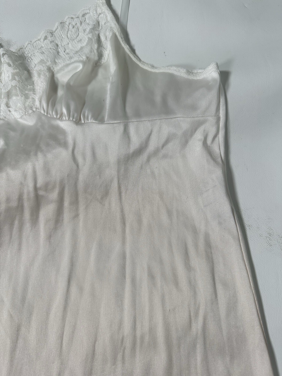 Vintage VASSARETTE Ombré White Blush Pink Silky Full Slip w/ Lace Size 28” 38/44