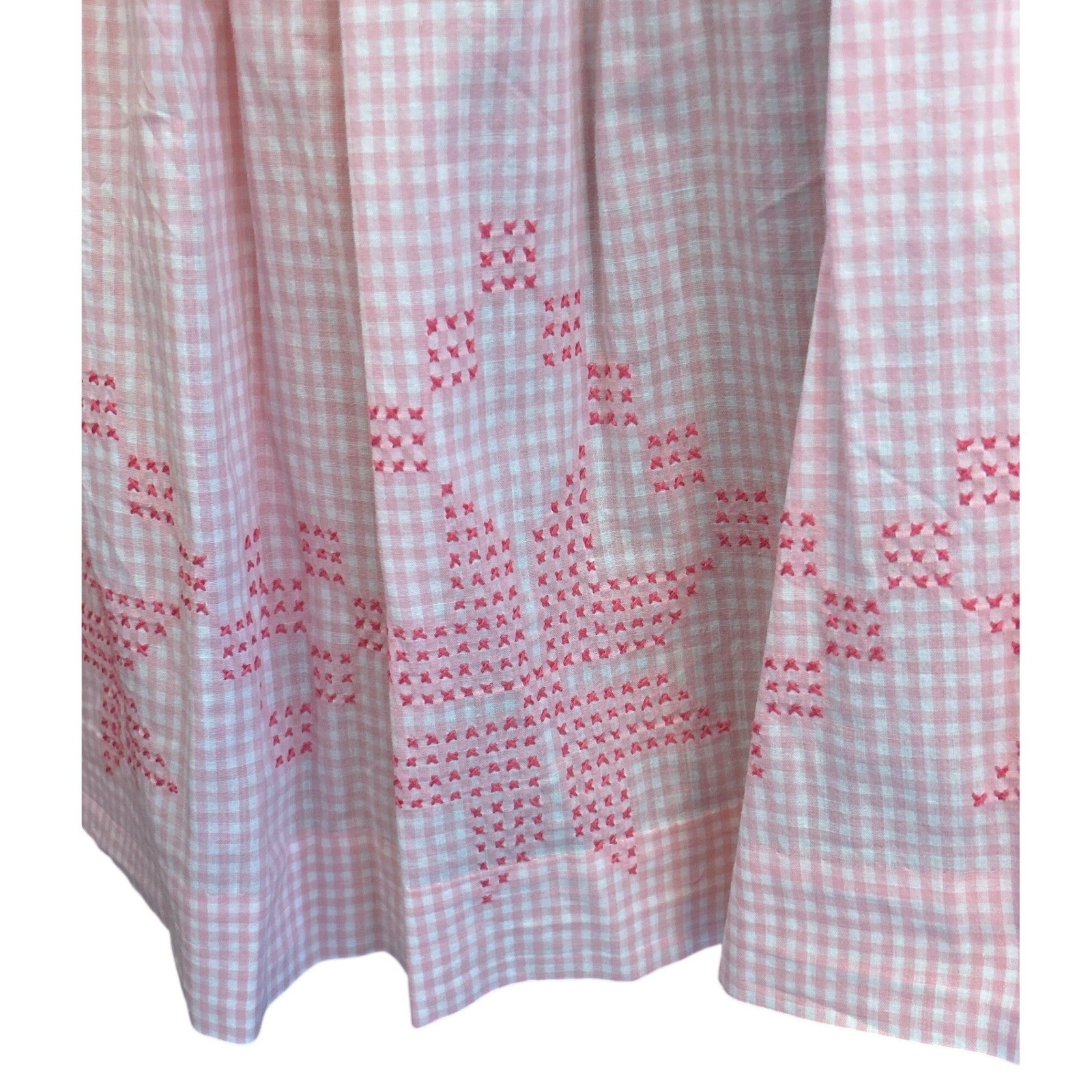 Vintage Unbranded Gingham Apron Cottagecore Prairie Folk Embroidery Pink White