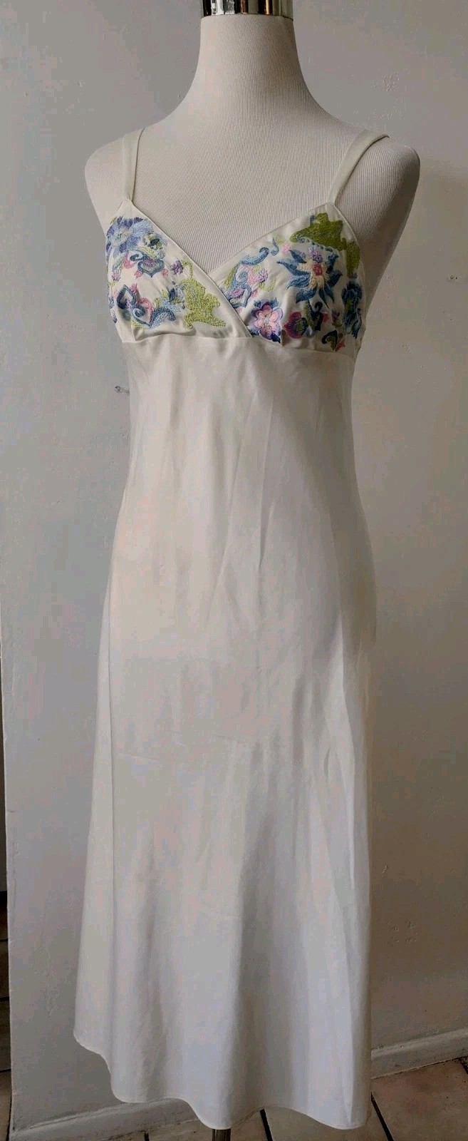 Vtg CRUZ Natori Sz M Long Peniore Nightgown Embroidery Ivory