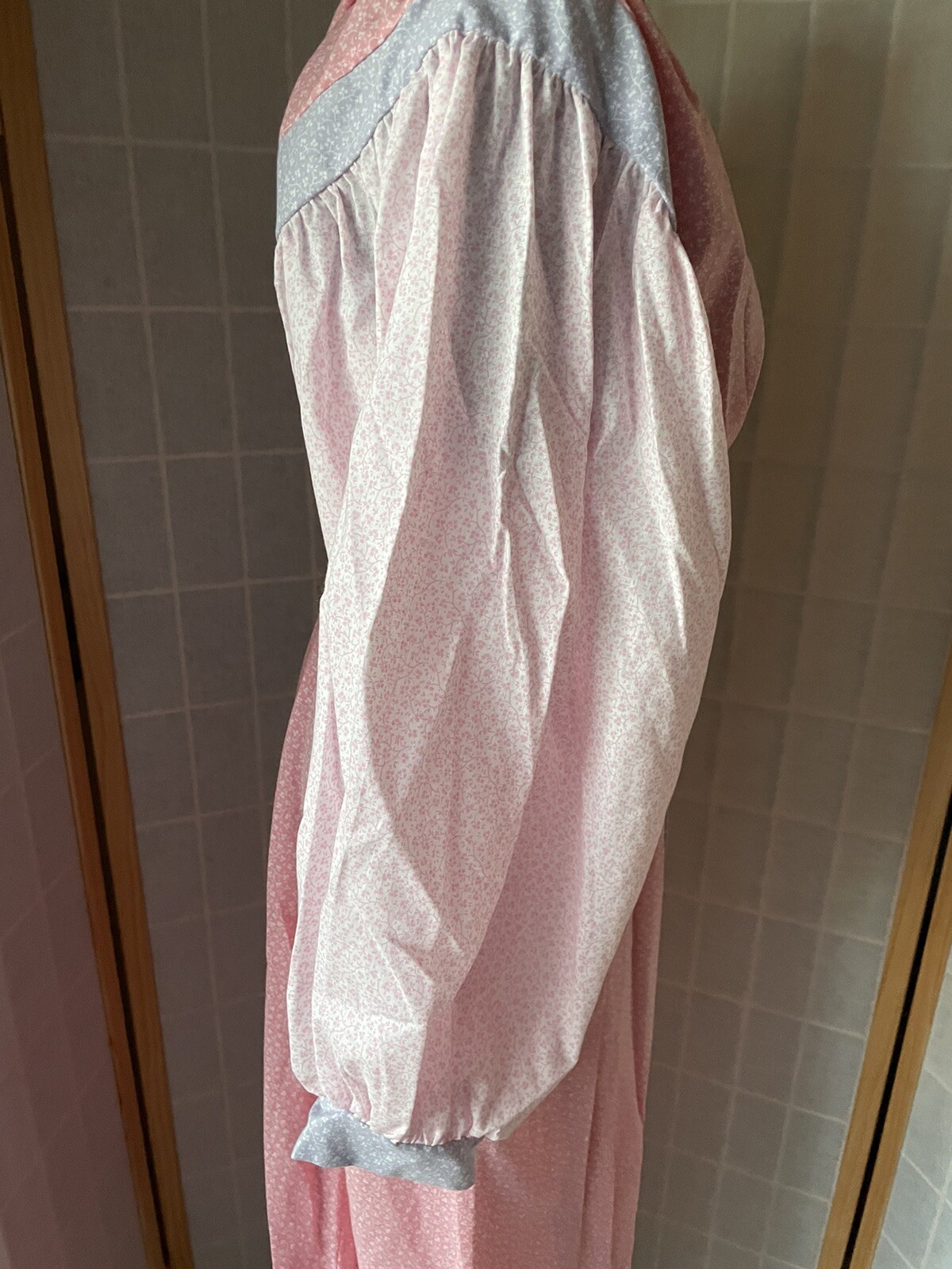 Neiman Marcus Periphery Loungewear Robe Lounging Pastel Colors Size L Rare!