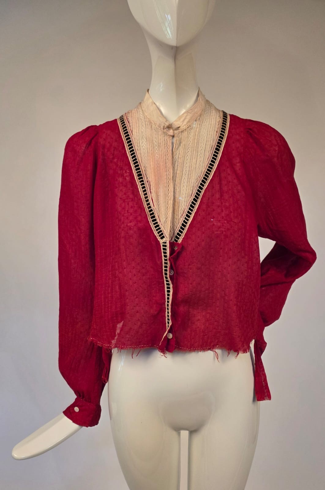 EDWARDIAN RED DOT MUSLIN BLOUSE W LACE YOKE FRONT + BAND COLLAR