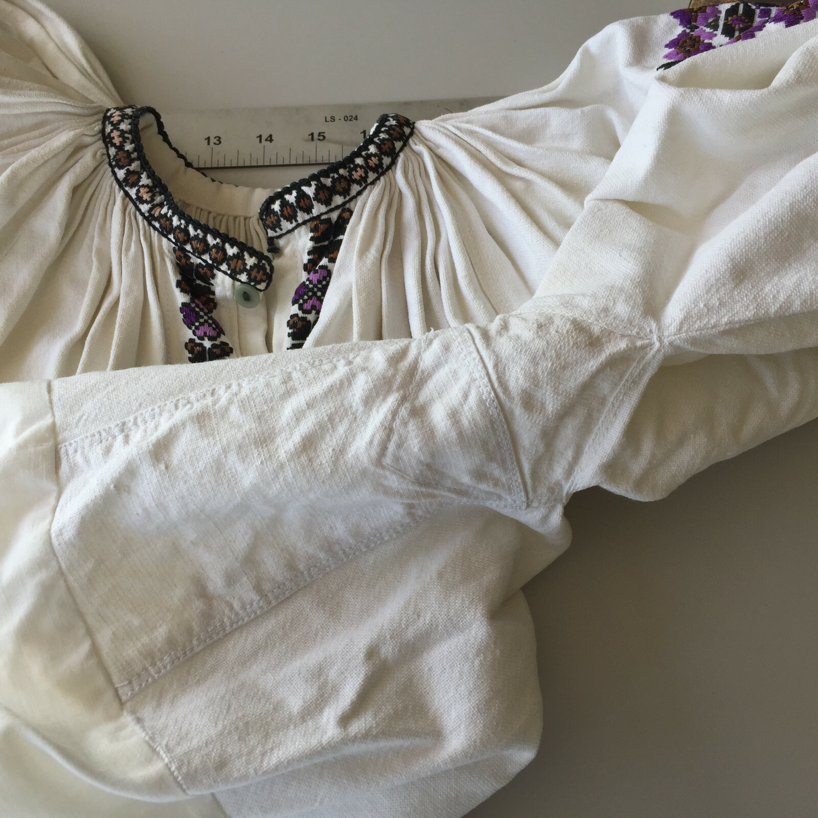 VINTAGE HUNGARIAN FOLK BLOUSE Embroidered Heavy Linen Peasant Top S M OOK