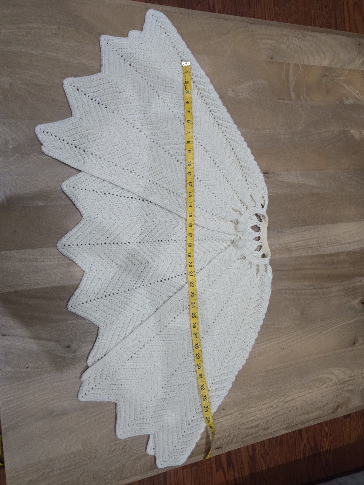 VTG 70s Handmade Crochet Cape Poncho Ivory Chevron Zig Zag Scalloped Knit Shawl