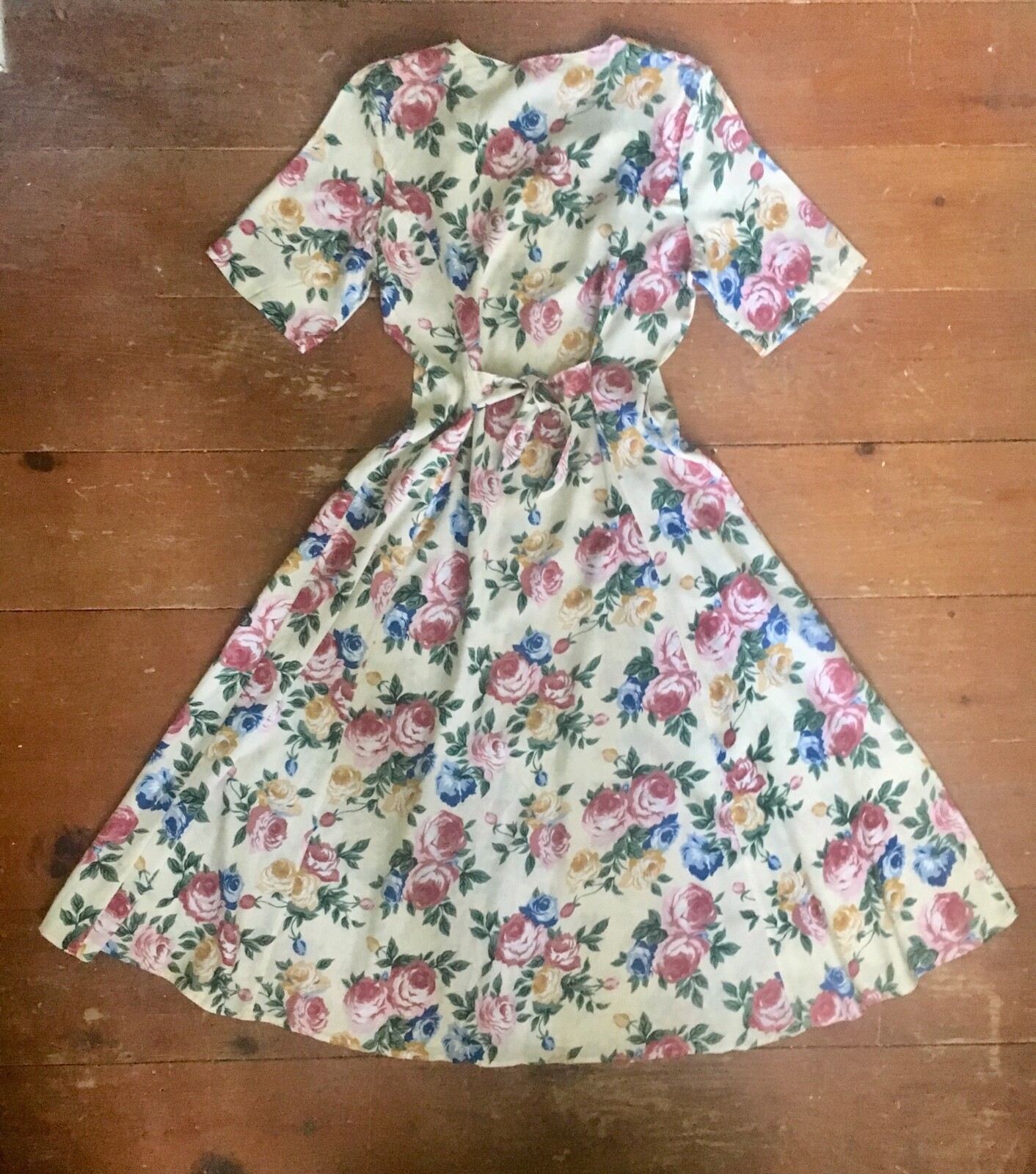 VINTAGE 90‘S “RICKI” WOMENS MEDIUM  BUTTON FRONT FIT AND FLARE PRINCESS DRESS
