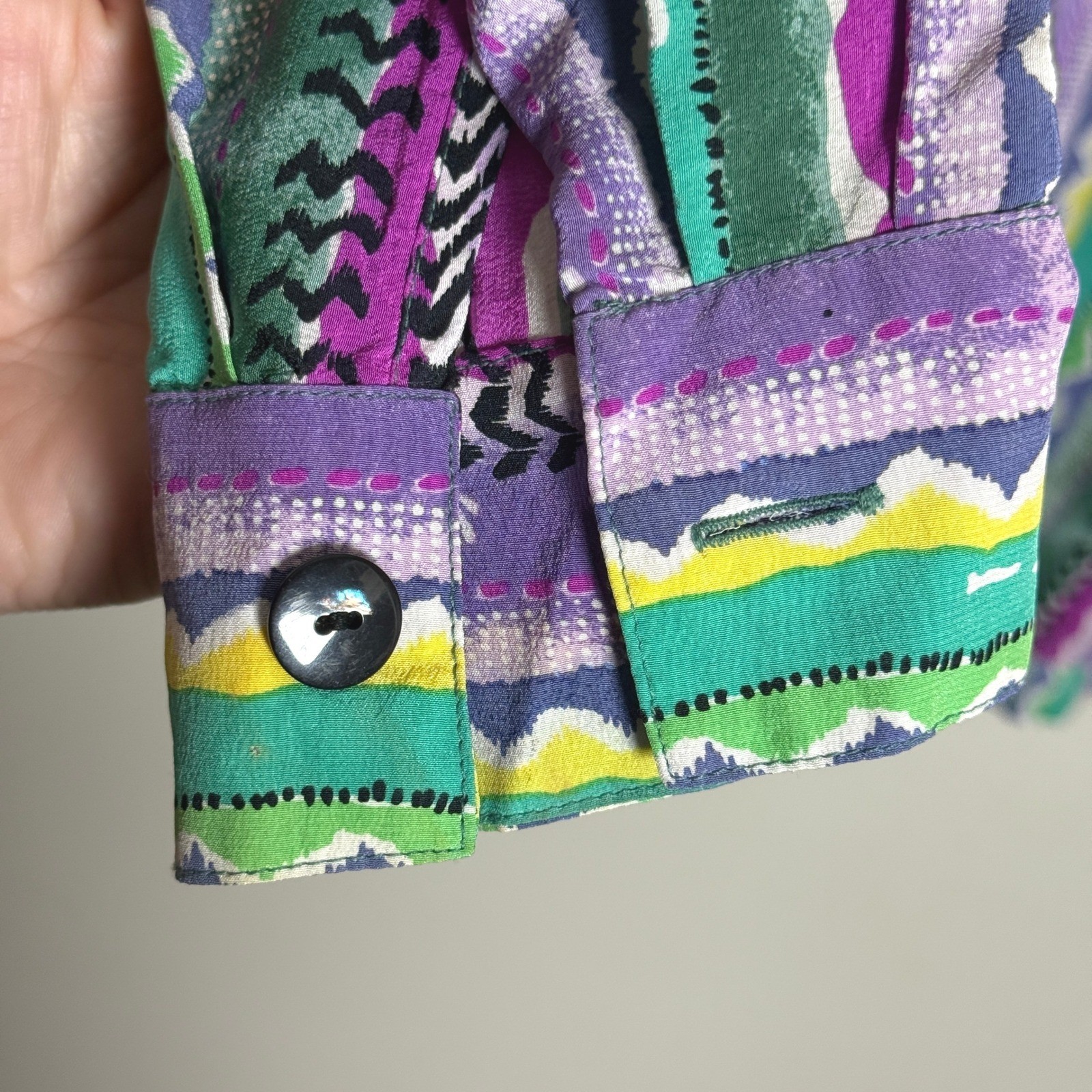 G.W. Design Studio VTG 100% Silk Blouse Purple Green Geometric Stripe Large