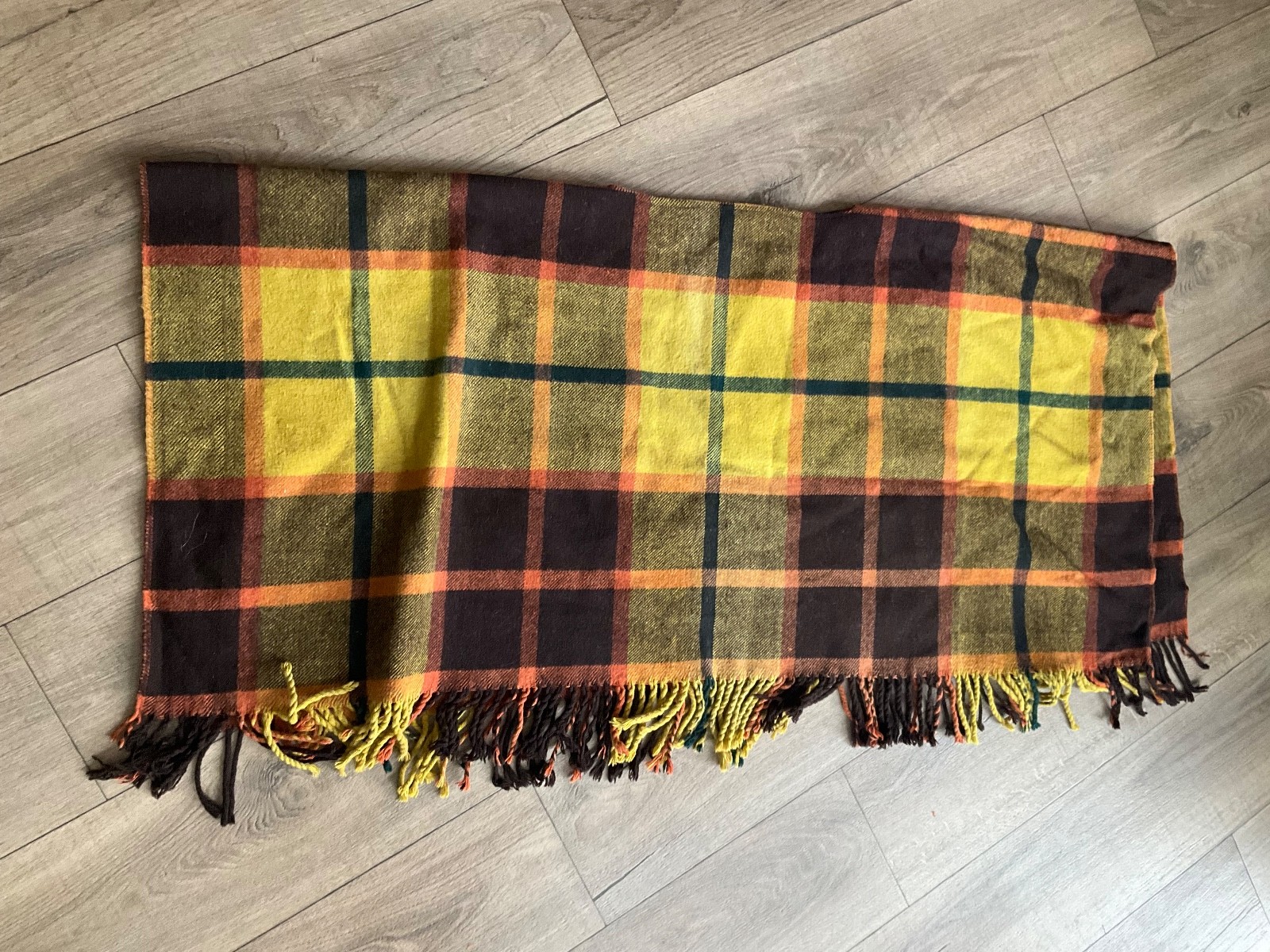 VTG JR Bargan Sears Roebuck Women’s Yellow Plaid Wool Shawl Poncho 60s