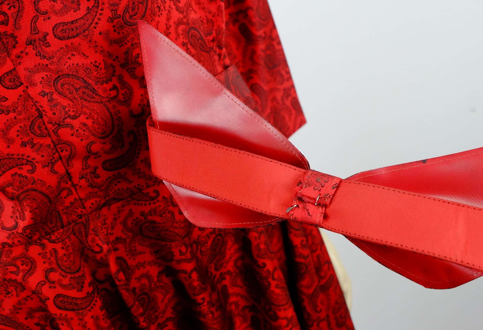 Gorgeous true vintage 1950s dress paisley pattern size 40/42