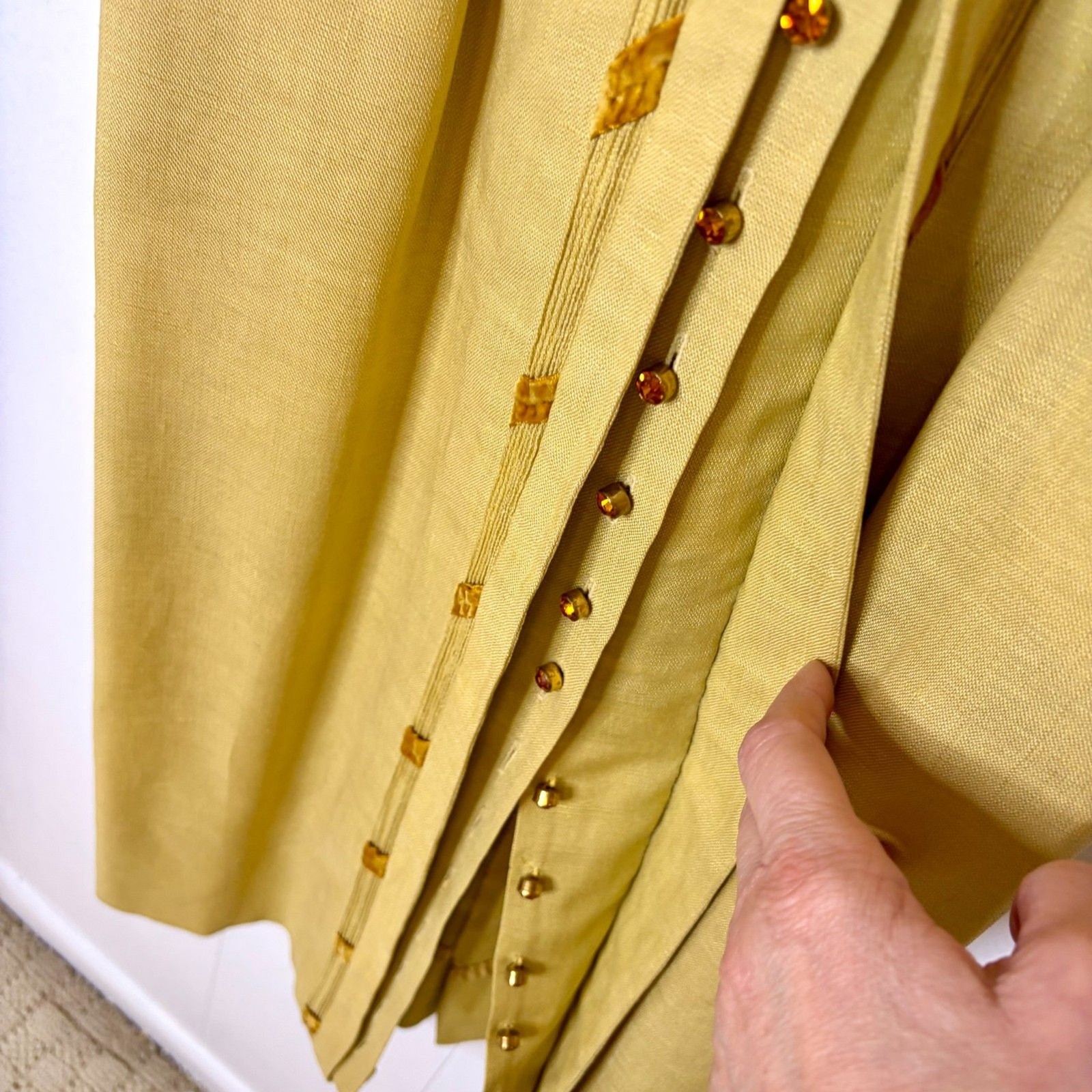 Vintage 1950s/60s Carlye Yellow Linen Dress Rhinestone Buttons Velvet Leaf Sz S