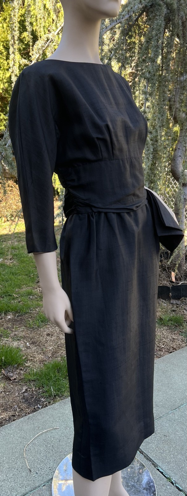 VINTAGE 1950’s YOUNG COSMOPOLITANS BEST & CO BLACK SILK SHEATH DRESS