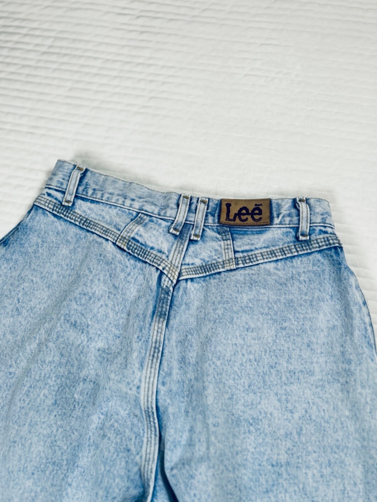 Vintage 80’s 90’s Lee Jeans High Waisted Acid Wash Blue Pleated Yoke Mom SZ 12 M