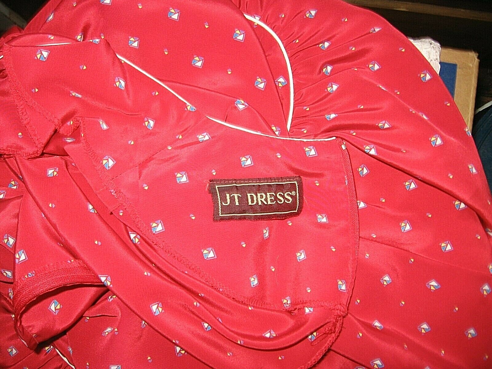 LOVELY VINTAGE JT DRESS – SILKY POLYESTER RED DRESS GEOMETRIC DESIGN