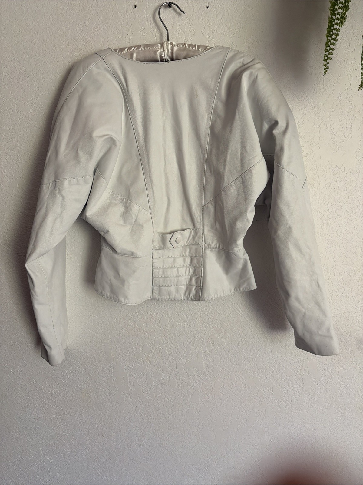 Yucatan Bay Vintage White Leather Cropped Moto Jacket GORGEOUS! Medium