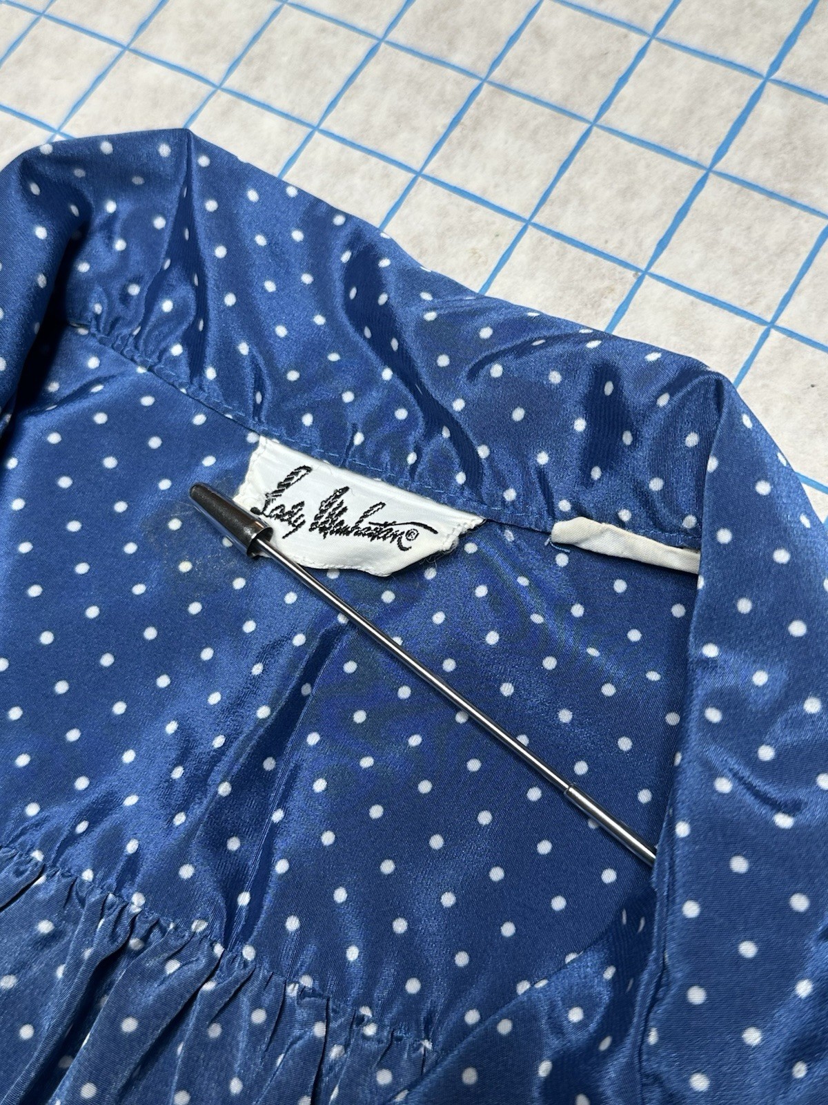 Vintage Lady Manhattan 70s Polka Dot White Blue Button Up Collared Blouse Pin Up