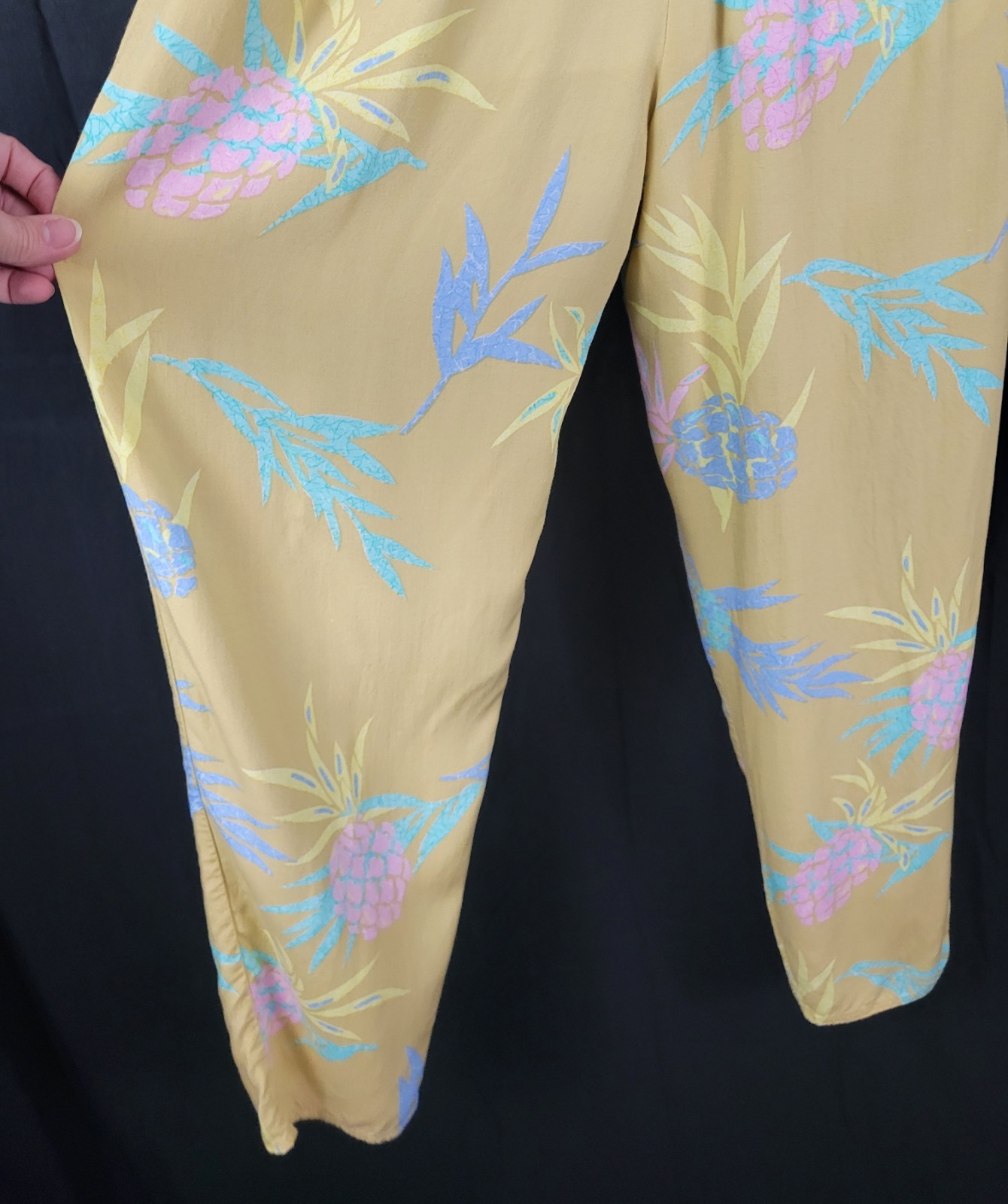 Vintage Maui Connection Tan Hawaiian Pants w Pastel Leaves Size Large