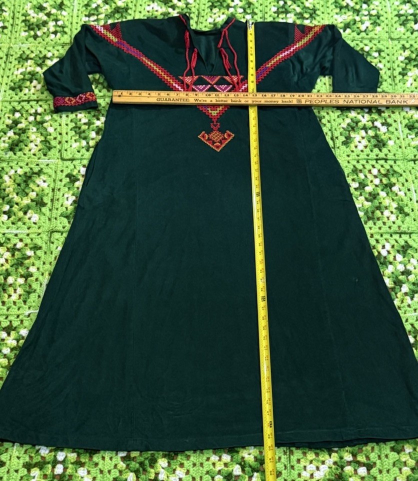 Vtg Hippie Groovy House Dress Boho Green Retro Embroidery Details