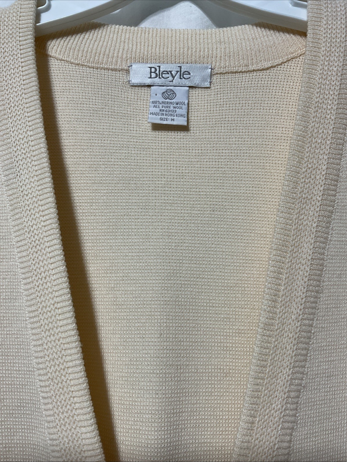 Vintage Bleyle 100% Merino Wool Knit Cardigan Sweater Hong Kong Cream White M
