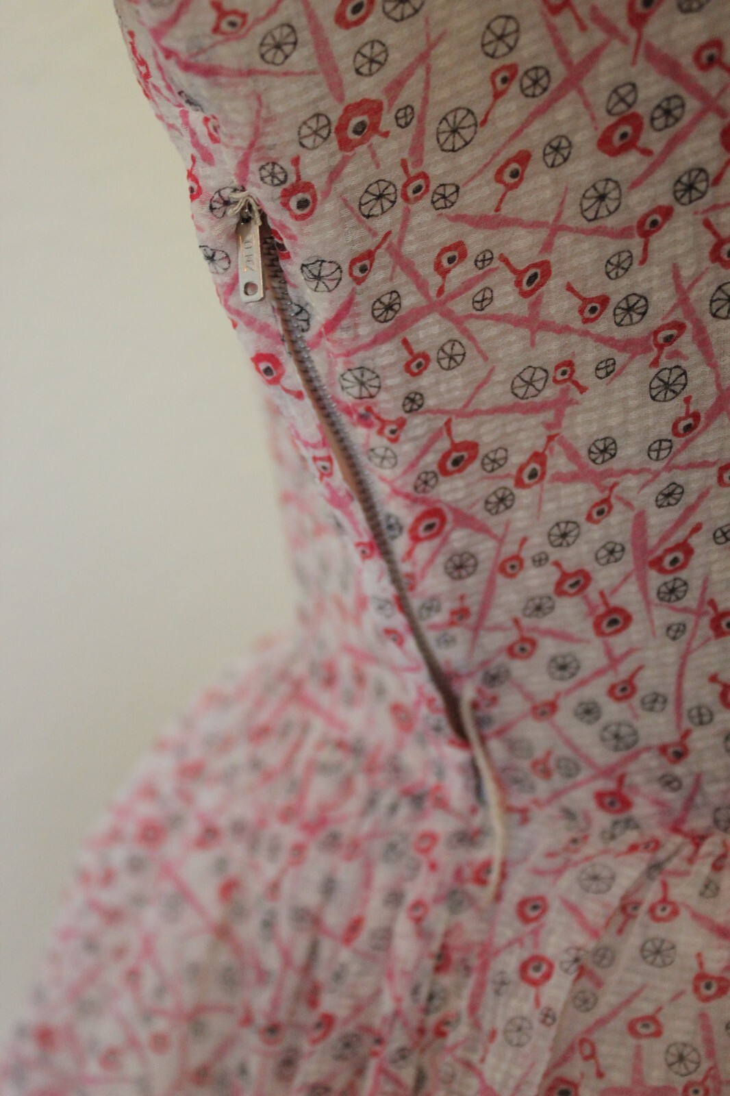 Vintage 50s Jonathan Logan Sheer crepe seersucker atomic novelty print dress