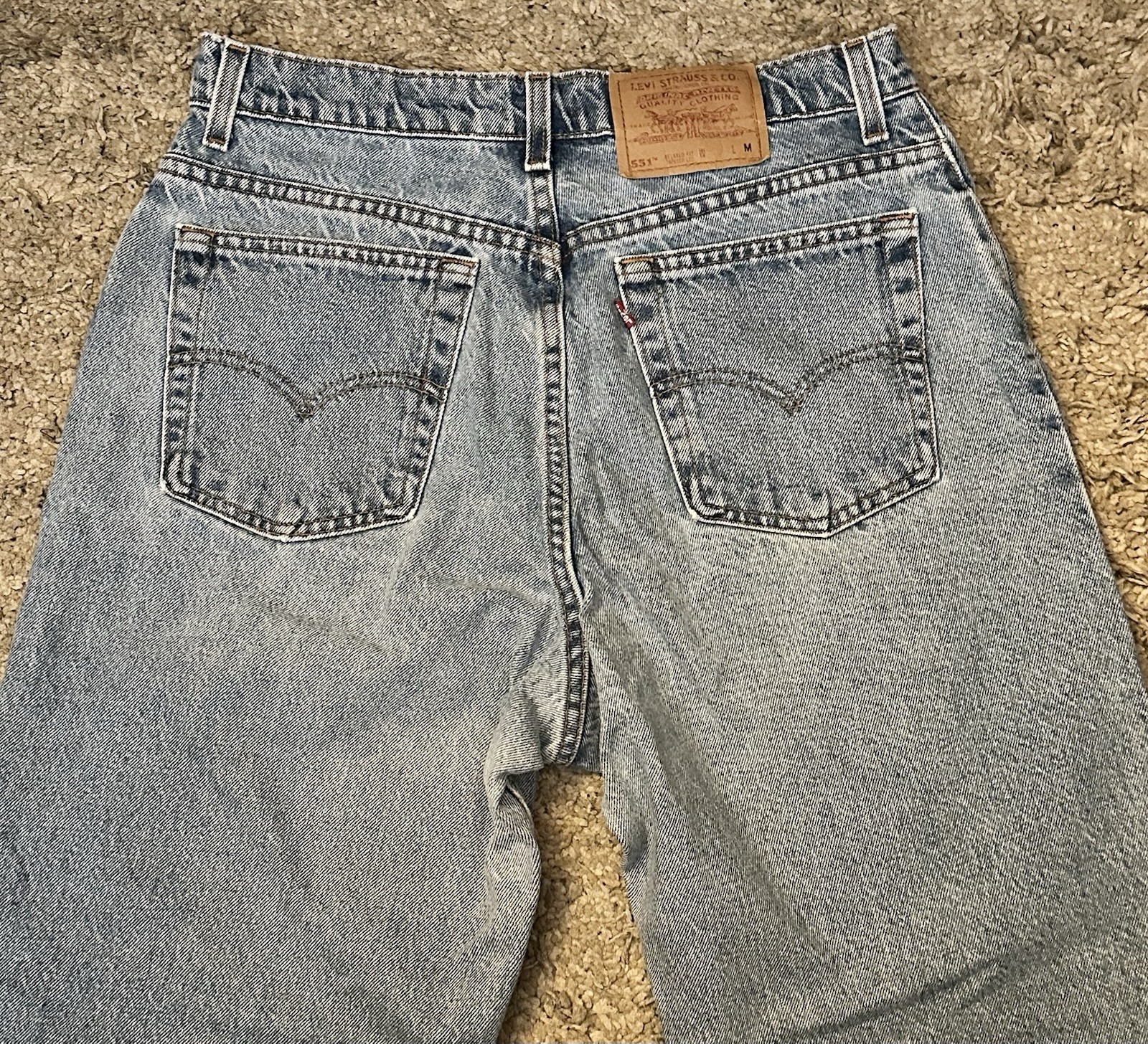 Vtg 90s Levi’s 551 Women’s Size 14 Med. Blue Relaxed Fit Tapered Denim Jeans USA