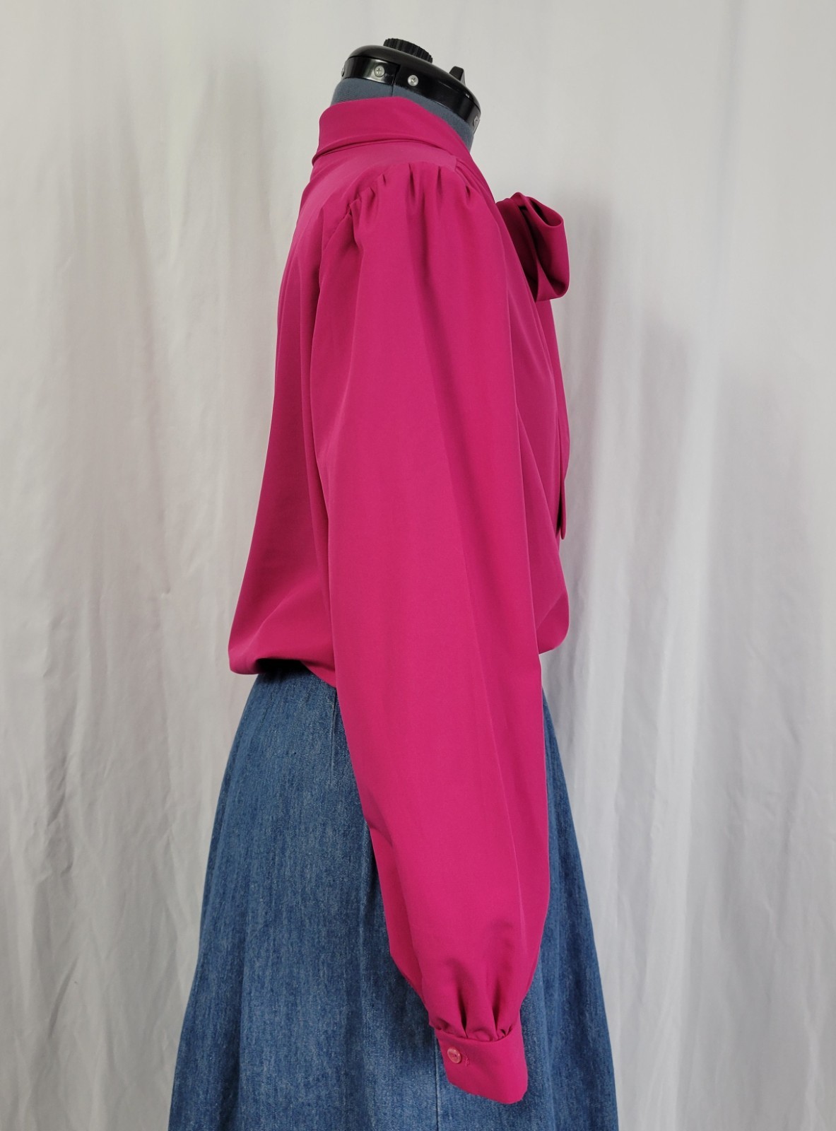 Vintage Judy Bond Magenta Button Down Blouse w Tie Collar Size 18
